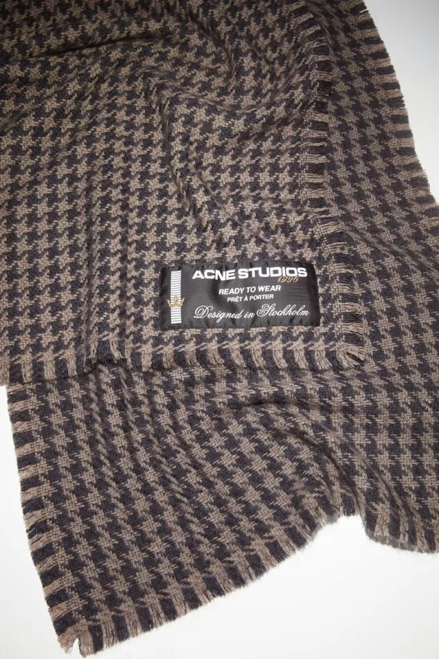 Acne Studios Houndstooth Wool Scarf Greylight Grey Women Scarves Acne Studios Houndstooth Wool Scarf Greylight Grey Women Scarves
