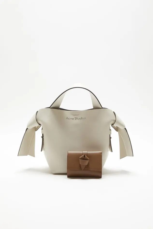 Acne Studios Musubi Folded Wallet Camel Brown Women Bags Acne Studios Musubi Folded Wallet Camel Brown Women Bags