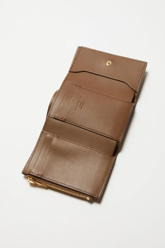 Acne Studios Musubi Folded Wallet Camel Brown Women Bags Acne Studios Musubi Folded Wallet Camel Brown Women Bags