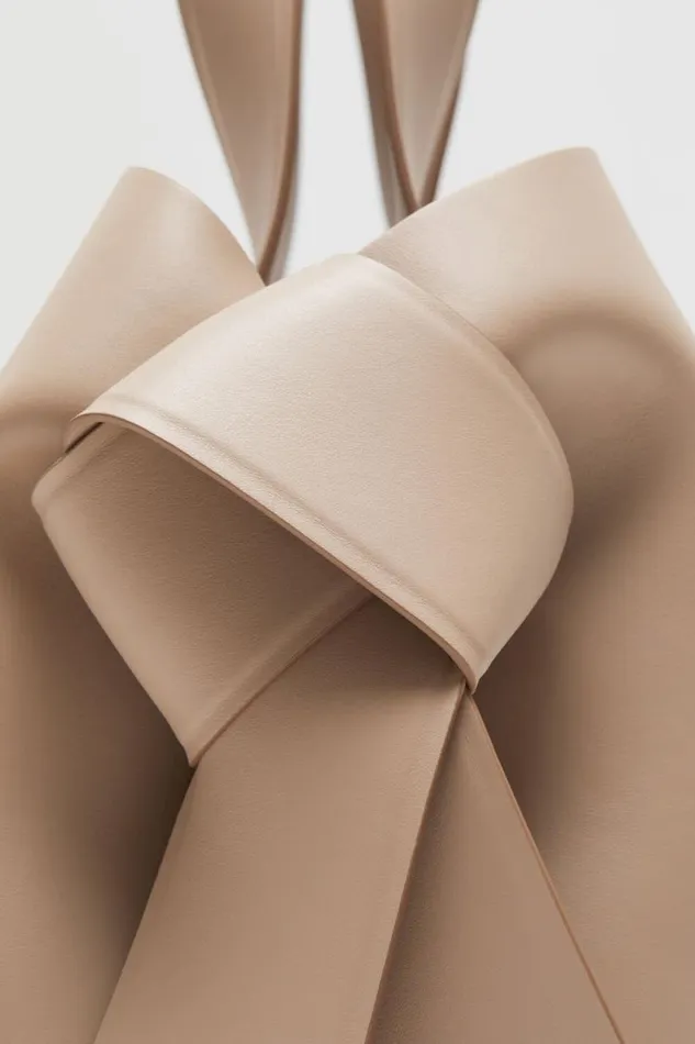 Acne Studios Musubi Midi Tote Taupe Beige Women Bags Acne Studios Musubi Midi Tote Taupe Beige Women Bags