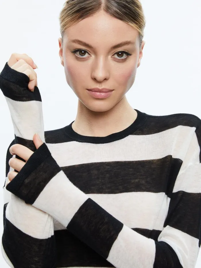Alice Olivia SHERRELL CREW NECK PULLOVER Blackecru Women Sweaters