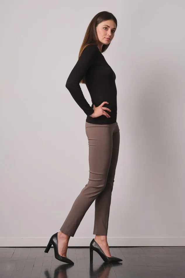 Avenue Montaigne LILI Signature Taupe Women Pants