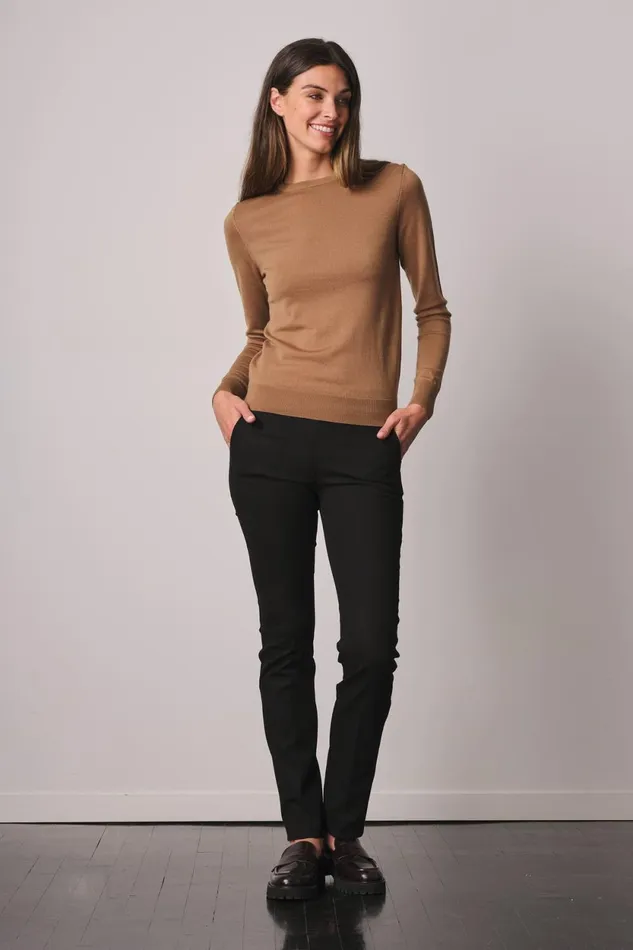 Avenue Montaigne LOUIS Flannel Black Women Pants