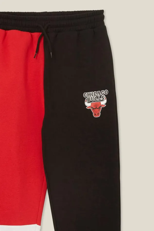 Boys 214 Sweatshirts and Sweatpants Cotton On License Super Slouch Trackpant Lcn Nba Redchicago Bulls Colour Block