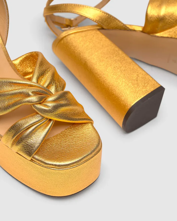 Castaer Fara244 Oro Women Heels