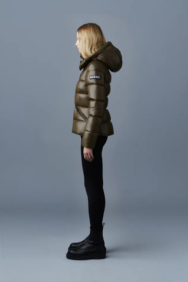 Downs and Jackets Women Mackage MADALYN Lustrous Light Down Jacket With Hood For Ladies Black Downs and Jackets Women Mackage MADALYN Lustrous Light Down Jacket With Hood For Ladies Black