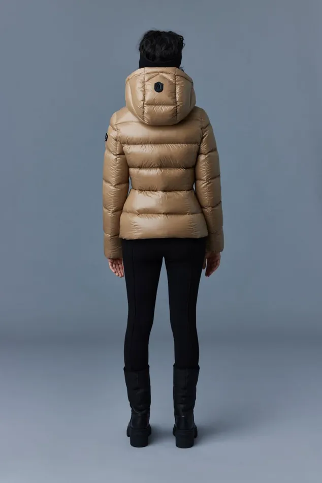 Downs and Jackets Women Mackage MADALYN Lustrous Light Down Jacket With Hood For Ladies Black Downs and Jackets Women Mackage MADALYN Lustrous Light Down Jacket With Hood For Ladies Black