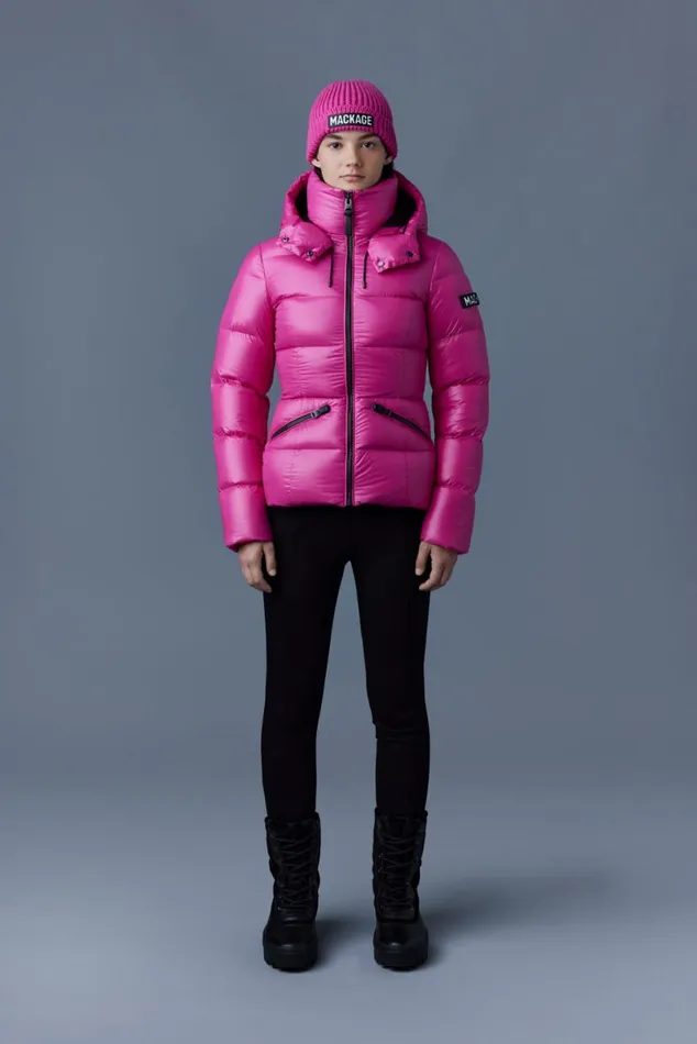 Downs and Jackets Women Mackage MADALYN Lustrous Light Down Jacket With Hood For Ladies Black Downs and Jackets Women Mackage MADALYN Lustrous Light Down Jacket With Hood For Ladies Black