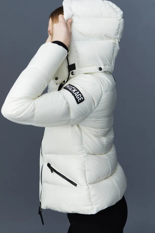 Downs and Jackets Women Mackage MADALYN Lustrous Light Down Jacket With Hood For Ladies Black Downs and Jackets Women Mackage MADALYN Lustrous Light Down Jacket With Hood For Ladies Black