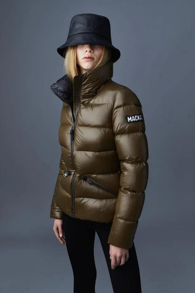 Downs and Jackets Women Mackage MADALYN Lustrous Light Down Jacket With Hood For Ladies Black Downs and Jackets Women Mackage MADALYN Lustrous Light Down Jacket With Hood For Ladies Black
