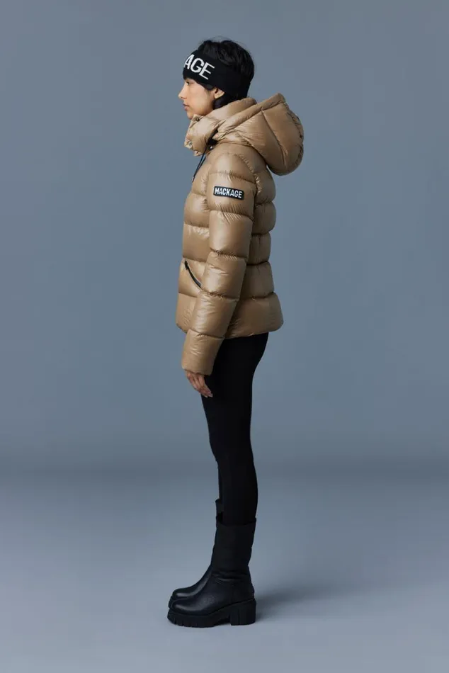 Downs and Jackets Women Mackage MADALYN Lustrous Light Down Jacket With Hood For Ladies Black Downs and Jackets Women Mackage MADALYN Lustrous Light Down Jacket With Hood For Ladies Black