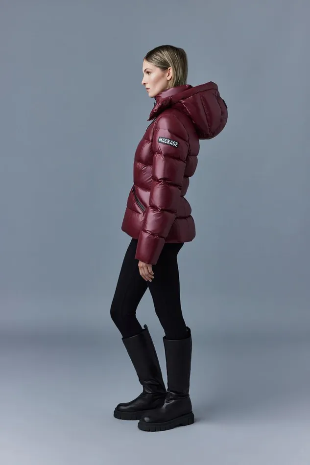 Downs and Jackets Women Mackage MADALYN Lustrous Light Down Jacket With Hood For Ladies Black Downs and Jackets Women Mackage MADALYN Lustrous Light Down Jacket With Hood For Ladies Black