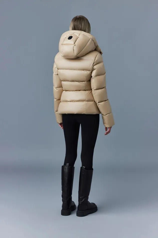 Downs and Jackets Women Mackage MADALYN Lustrous Light Down Jacket With Hood For Ladies Black Downs and Jackets Women Mackage MADALYN Lustrous Light Down Jacket With Hood For Ladies Black