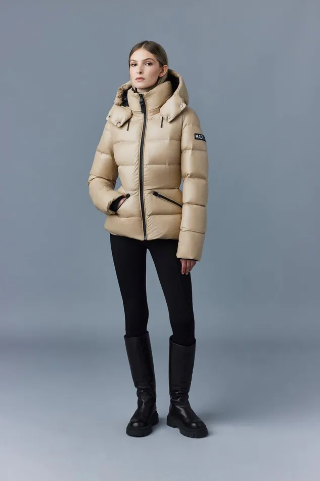 Downs and Jackets Women Mackage MADALYN Lustrous Light Down Jacket With Hood For Ladies Black Downs and Jackets Women Mackage MADALYN Lustrous Light Down Jacket With Hood For Ladies Black