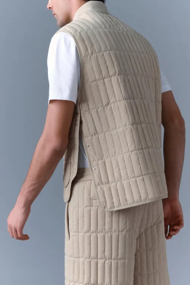 Light Down Jackets Men Mackage LEVI Light Down Vertical Quilted Vest Light Military