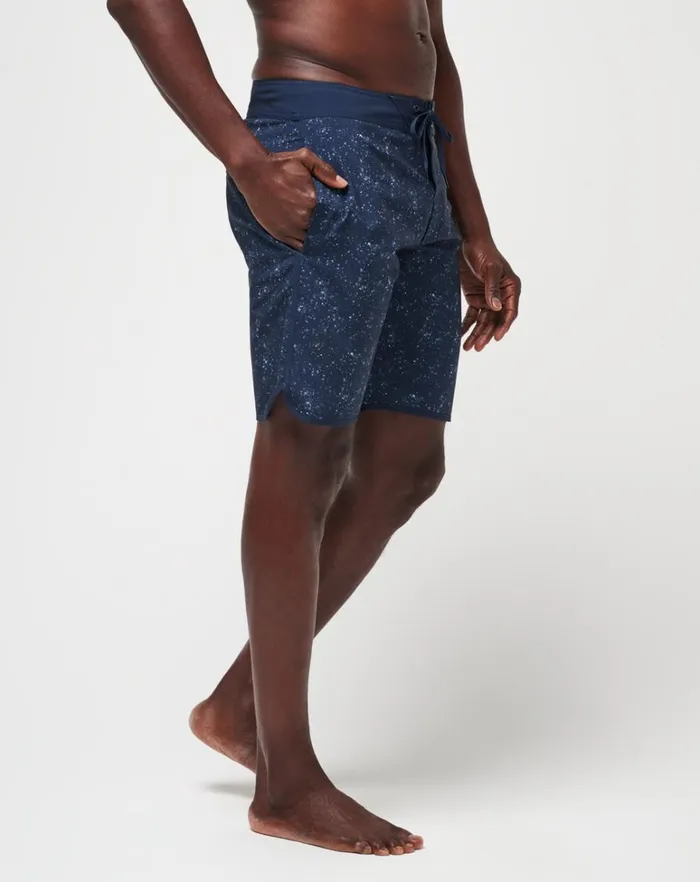 Men Boardshorts TravisMathew MAHALO PLENTY BOARDSHORT Total Eclipse Men Boardshorts TravisMathew MAHALO PLENTY BOARDSHORT Total Eclipse