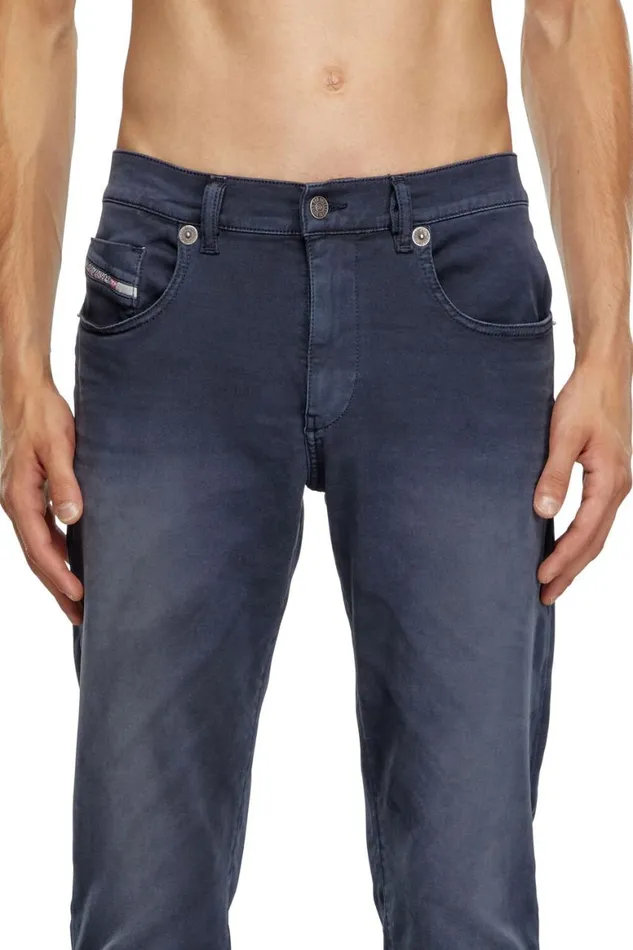 Men Diesel Jeans Slim 2060 DStrukt Joggjeans 0670M Dark Blue Men Diesel Jeans Slim 2060 DStrukt Joggjeans 0670M Dark Blue