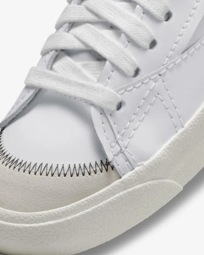 Men Nike Lifestyle Blazer Low 03977 Jumbo Whitewhitesailblack