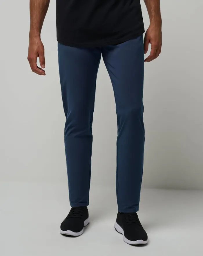 Men Pants TravisMathew OPEN TO CLOSE TECH CHINO PANT Dress Blues