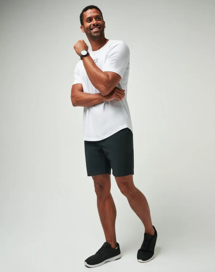 Men Shorts TravisMathew TECH CHINO SHORT 8IN Black Men Shorts TravisMathew TECH CHINO SHORT 8IN Black