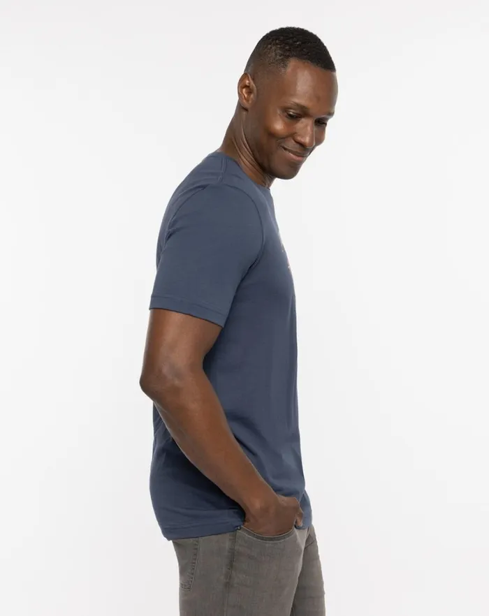 Men Tees TravisMathew JINGLE JANGLE TEE Mood Indigo Men Tees TravisMathew JINGLE JANGLE TEE Mood Indigo