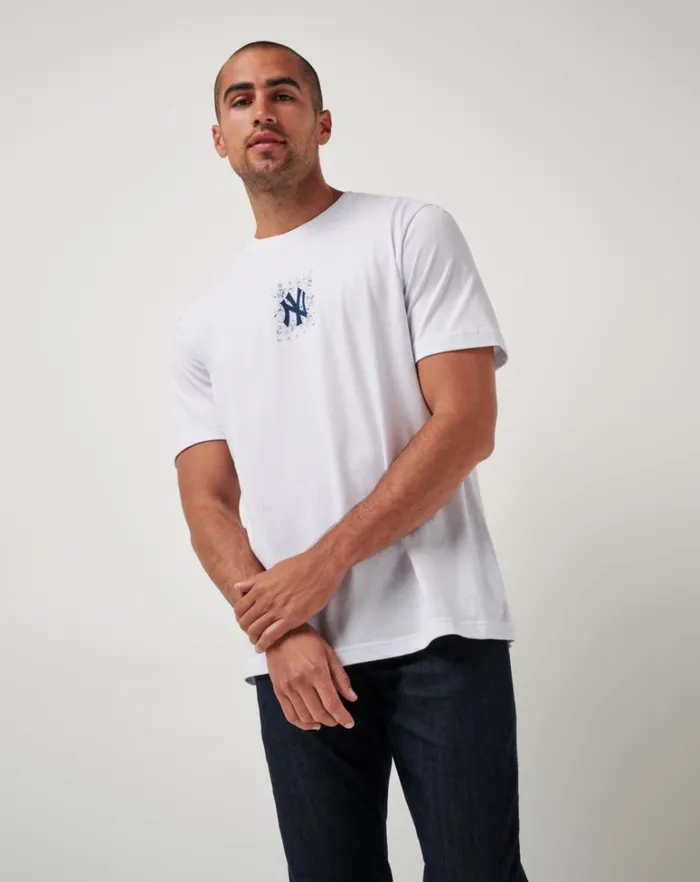 Men Tees TravisMathew NEW YORK YANKEES IN THE DUGOUT TEE White