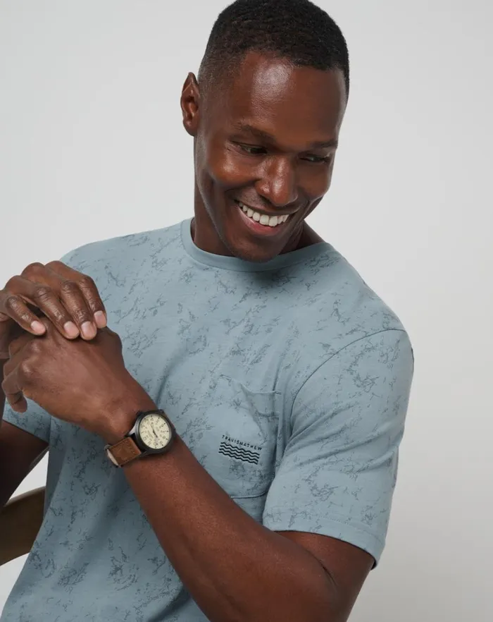 Men Tees TravisMathew WARMER TIDES POCKET TEE Dusty Blue Men Tees TravisMathew WARMER TIDES POCKET TEE Dusty Blue