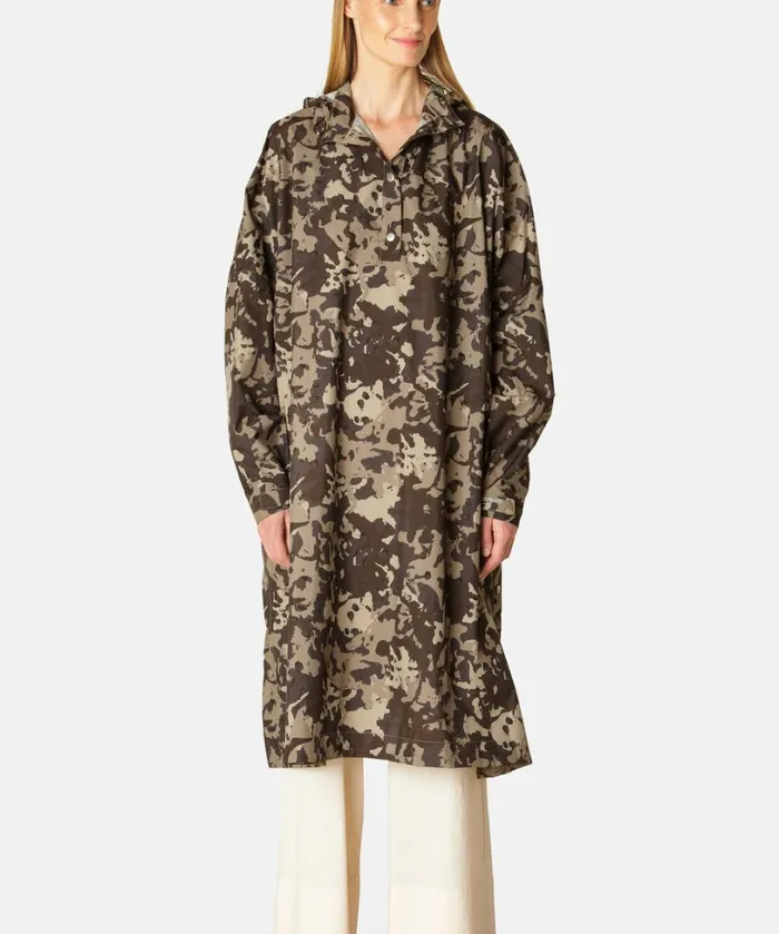 Poncho W Sleeves 8211 Brown Camo RainwearClothing Ilse Jacobsen Knitwear