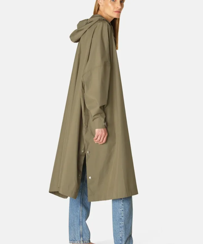 Poncho W Sleeves 8211 Covert Green RainwearClothing Ilse Jacobsen Knitwear Poncho W Sleeves 8211 Covert Green RainwearClothing Ilse Jacobsen Knitwear