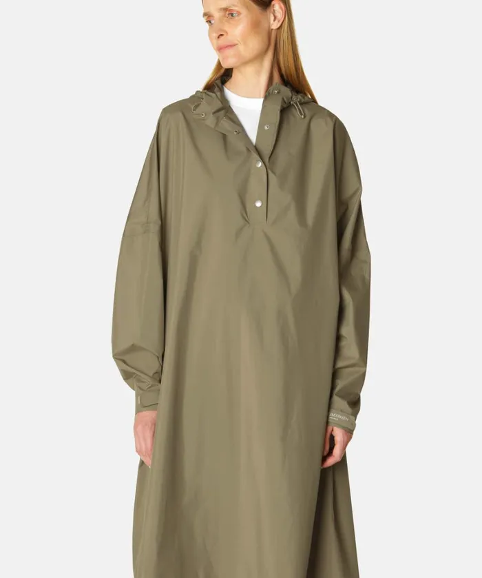 Poncho W Sleeves 8211 Covert Green RainwearClothing Ilse Jacobsen Knitwear Poncho W Sleeves 8211 Covert Green RainwearClothing Ilse Jacobsen Knitwear
