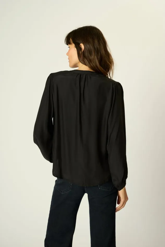 Tops Shop Natalie Martin TOLAN SHIRT Black Silk