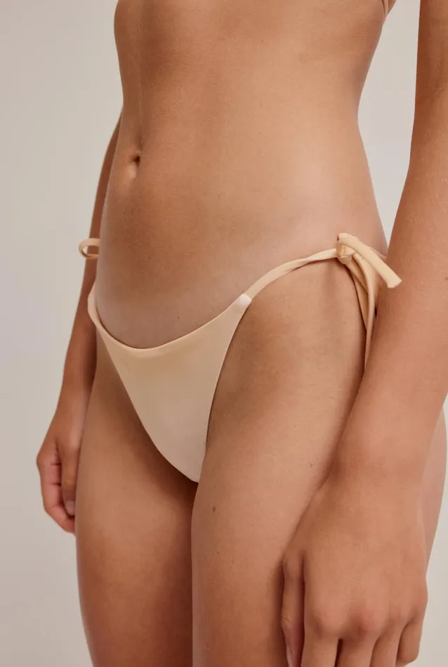 Woman Venroy Swim and Separates Printed String Bikini Bottom