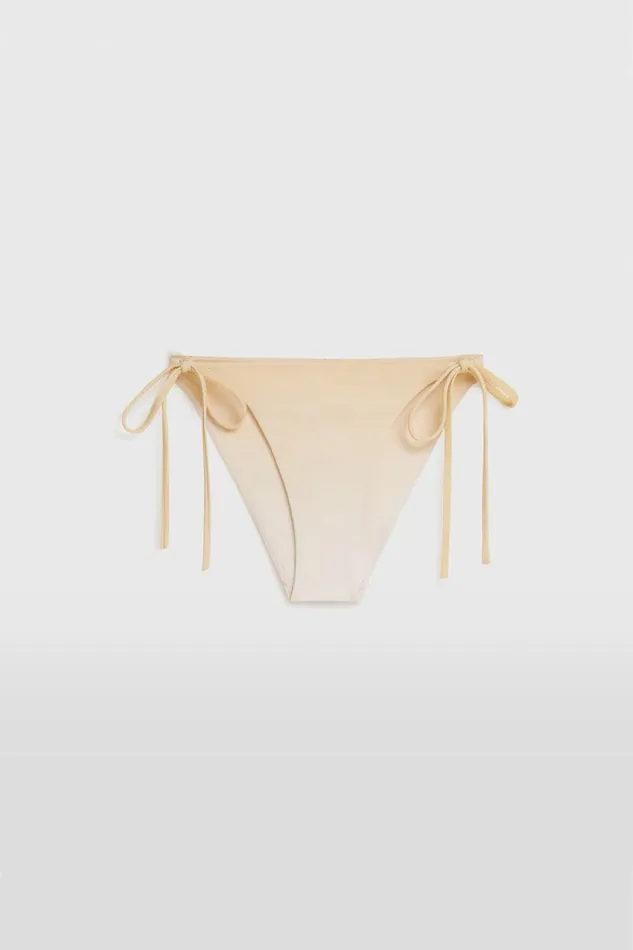 Woman Venroy Swim and Separates Printed String Bikini Bottom