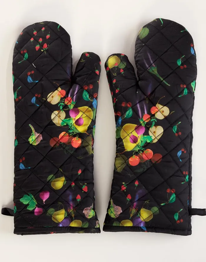 Women Cynthia Rowley Home CR X Kit Quilted Oven Mitt Black