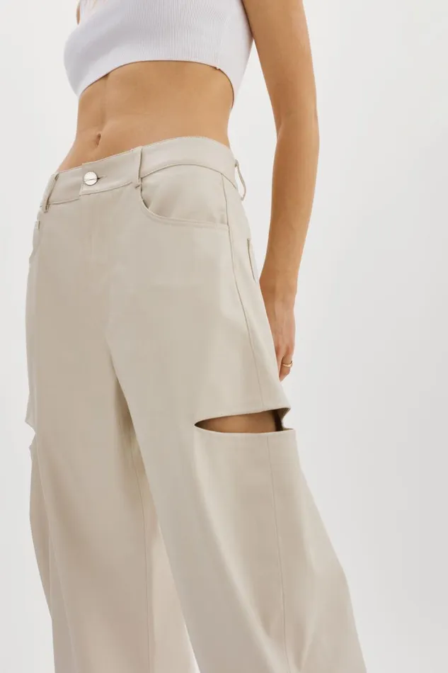 Women FALEEN Faux Leather Loose Pants Ivory LAMARQUE Pants and Shorts Women FALEEN Faux Leather Loose Pants Ivory LAMARQUE Pants and Shorts