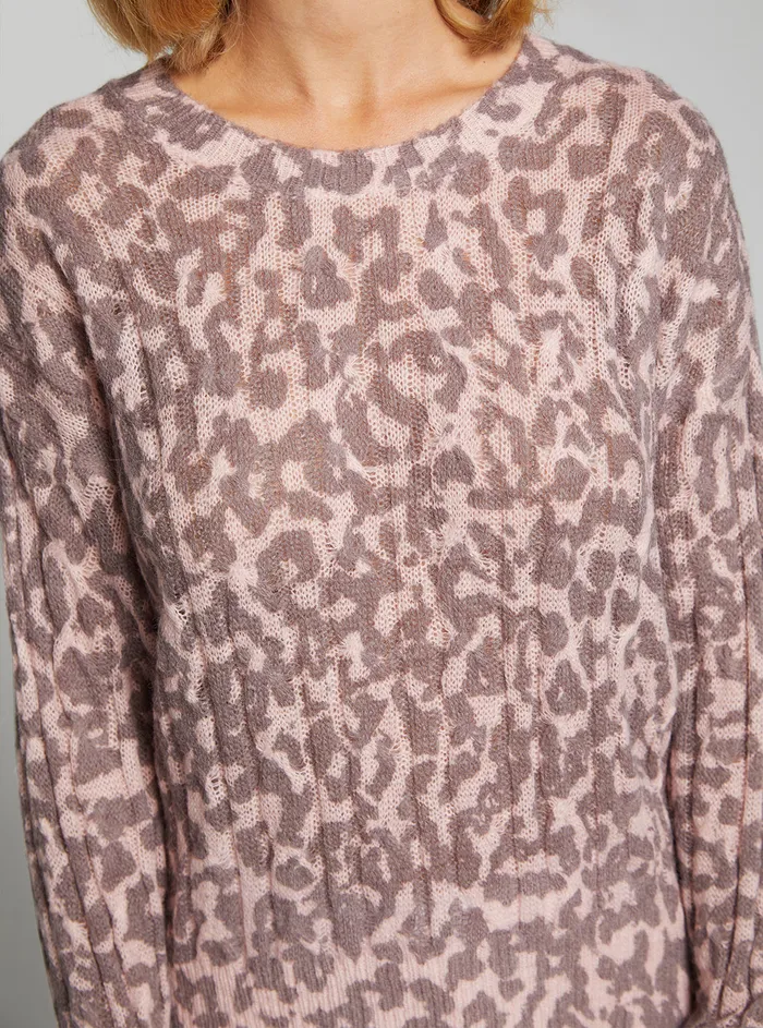 Women Fashion Tops GUESS Amber Lynx Print Sabine Top