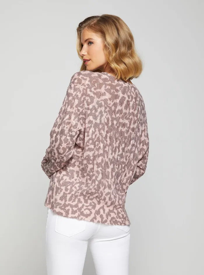Women Fashion Tops GUESS Amber Lynx Print Sabine Top