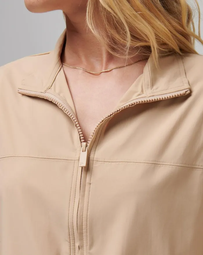 Women Jackets TravisMathew GIRLS WEEKEND TECH WOVEN JACKET Cuban Sand Women Jackets TravisMathew GIRLS WEEKEND TECH WOVEN JACKET Cuban Sand