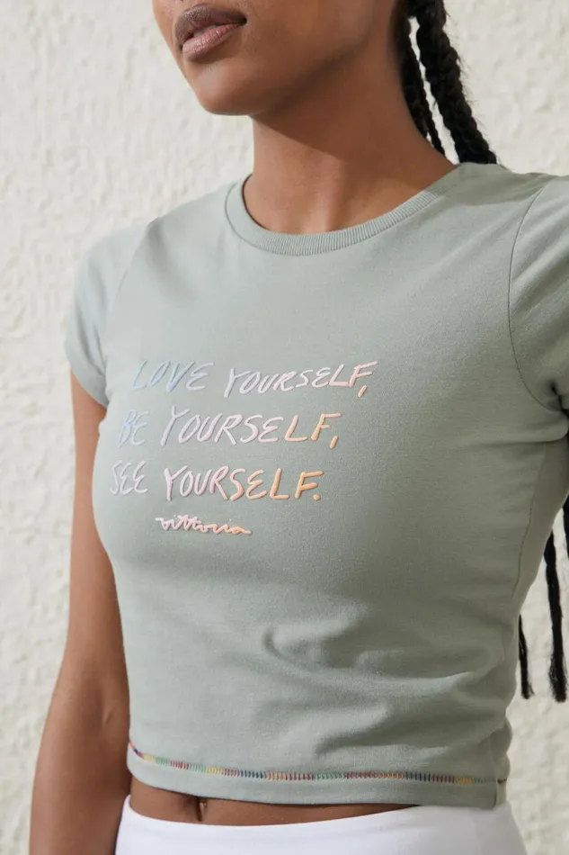 Women Tops Cotton On Active Fitted Graphic Tshirt Green Cloudlcn Amber Vittoria