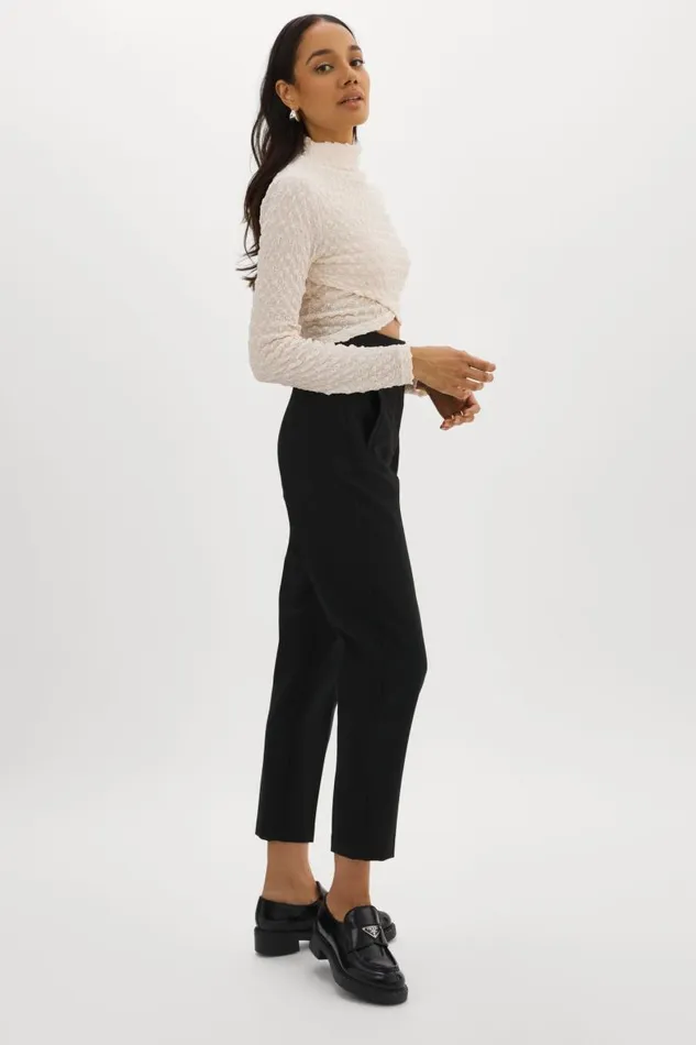 Women VELMA Crossover Long Sleeve Top Off White LAMARQUE Tops Women VELMA Crossover Long Sleeve Top Off White LAMARQUE Tops